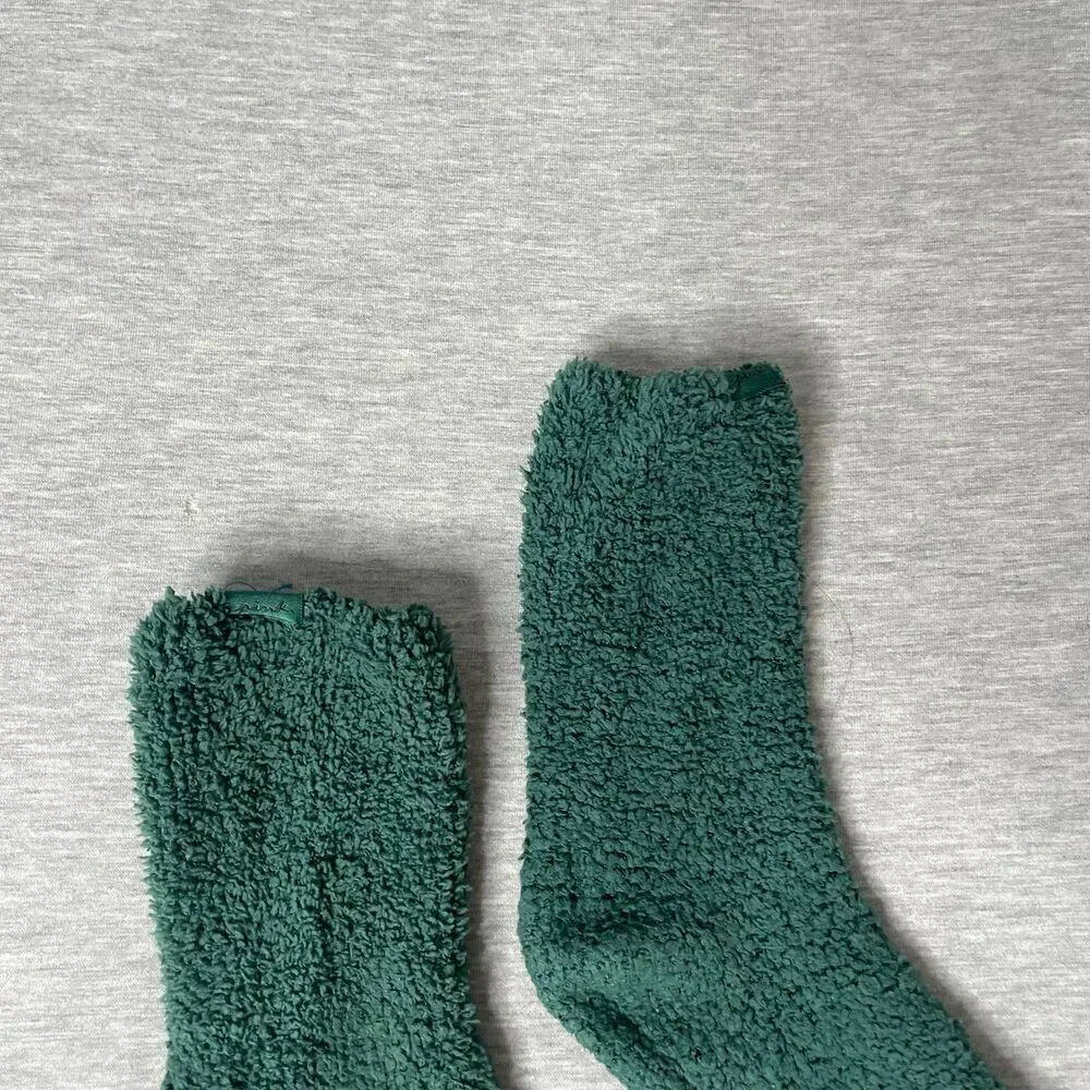 Victoria’s Secret PINK Forrest Green Cozy Plush Crew Socks